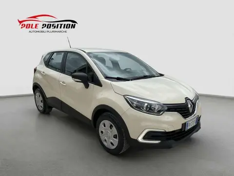 Used RENAULT CAPTUR Diesel 2018 Ad 