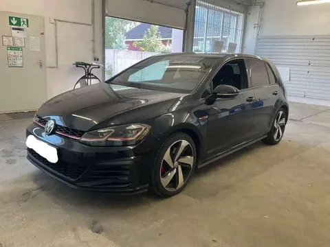 Used VOLKSWAGEN GOLF Petrol 2017 Ad 