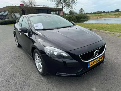 Annonce VOLVO V40 Essence 2018 d'occasion 