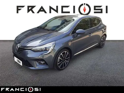 Used RENAULT CLIO Hybrid 2021 Ad 