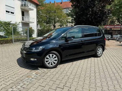 Used VOLKSWAGEN TOURAN Petrol 2017 Ad 