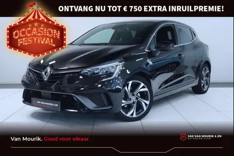 Used RENAULT CLIO Hybrid 2022 Ad 