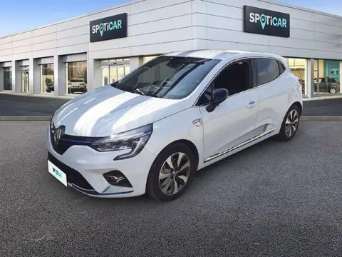 Used RENAULT CLIO Hybrid 2021 Ad 