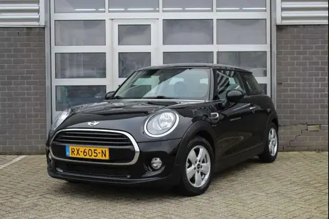 Used MINI COOPER Petrol 2018 Ad 