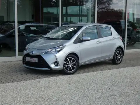 Used TOYOTA YARIS Hybrid 2020 Ad 