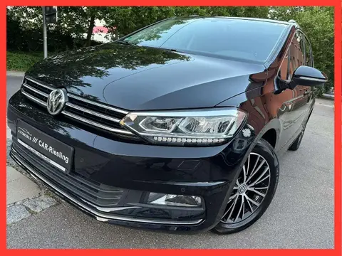 Used VOLKSWAGEN TOURAN Petrol 2017 Ad 