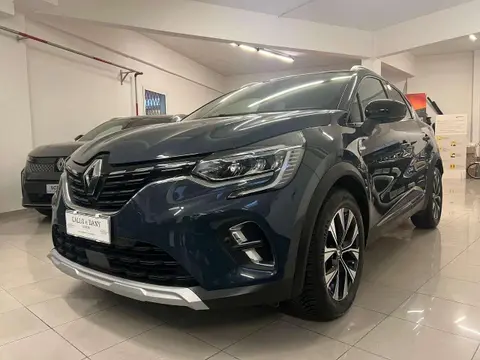 Used RENAULT CAPTUR Hybrid 2023 Ad 