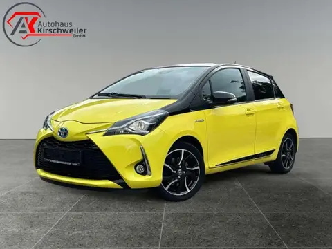 Used TOYOTA YARIS Hybrid 2017 Ad 