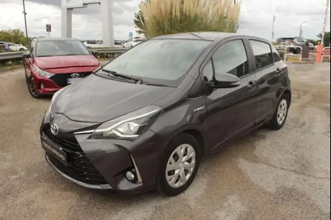 Used TOYOTA YARIS Hybrid 2019 Ad 