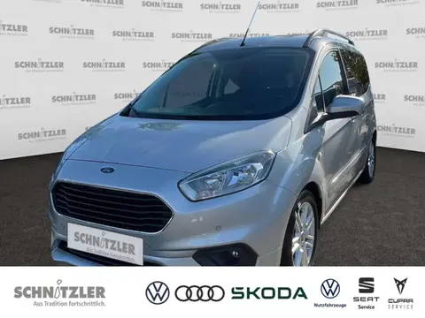 Used FORD TOURNEO Petrol 2019 Ad 