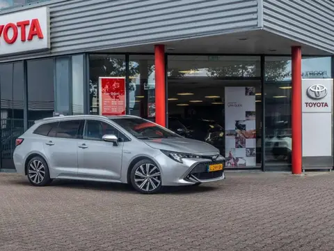 Used TOYOTA COROLLA Hybrid 2021 Ad 