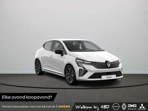 Used RENAULT CLIO Hybrid 2024 Ad 