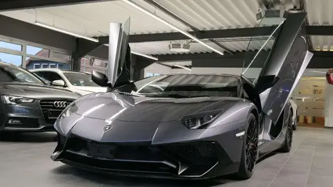 Used LAMBORGHINI AVENTADOR Petrol 2017 Ad 