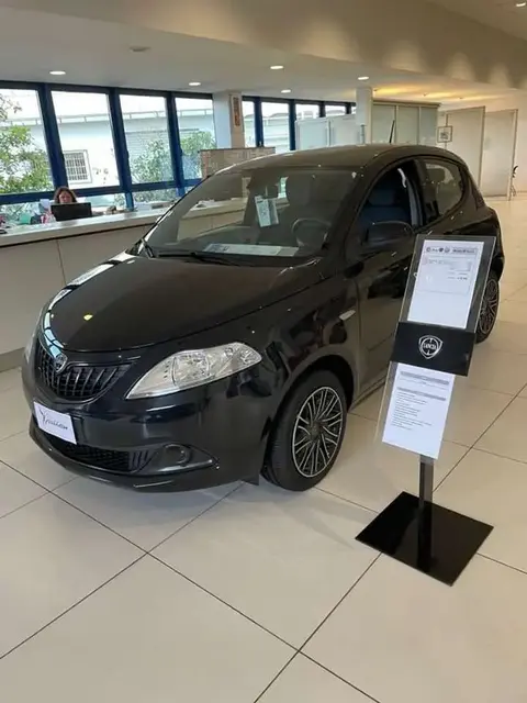 Used LANCIA YPSILON Hybrid 2024 Ad 