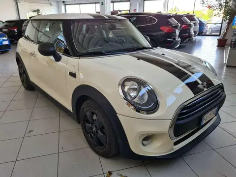 Used MINI ONE Petrol 2016 Ad 