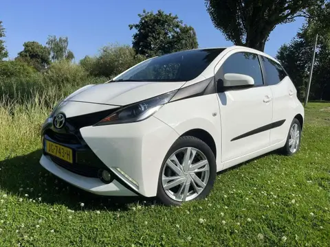 Annonce TOYOTA AYGO Essence 2016 d'occasion 