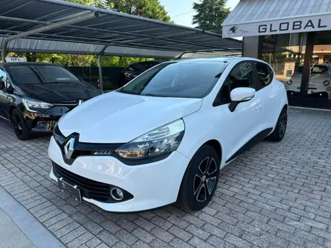 Used RENAULT CLIO LPG 2015 Ad 