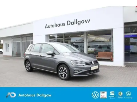 Used VOLKSWAGEN GOLF Petrol 2018 Ad 