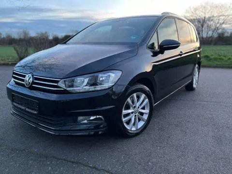 Used VOLKSWAGEN TOURAN Diesel 2016 Ad 