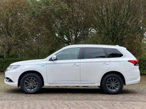 Used MITSUBISHI OUTLANDER Hybrid 2017 Ad 