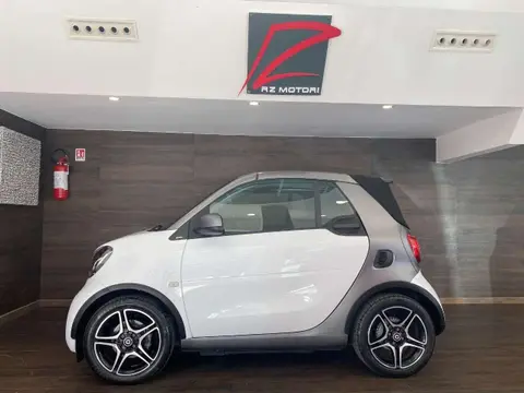 Annonce SMART FORTWO Essence 2017 d'occasion 