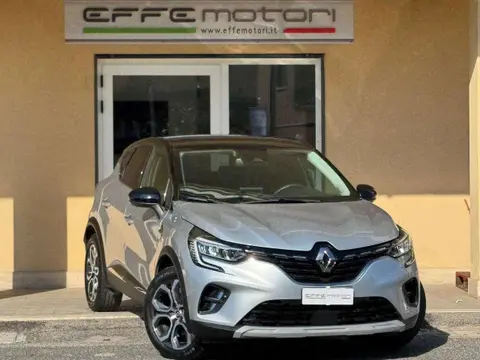 Used RENAULT CAPTUR Hybrid 2023 Ad 