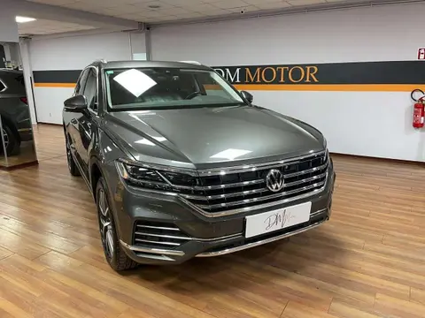 Used VOLKSWAGEN TOUAREG Diesel 2019 Ad 