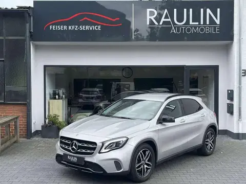 Annonce MERCEDES-BENZ CLASSE GLA Essence 2017 d'occasion 