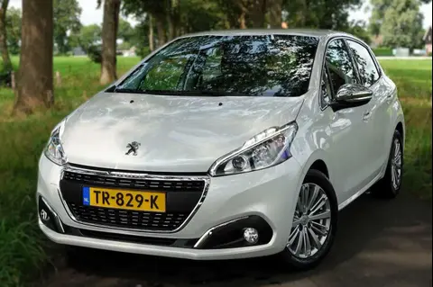 Used PEUGEOT 208 Petrol 2018 Ad 