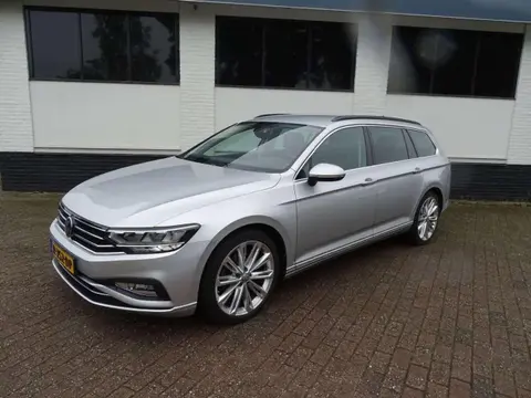 Used VOLKSWAGEN PASSAT Petrol 2021 Ad 