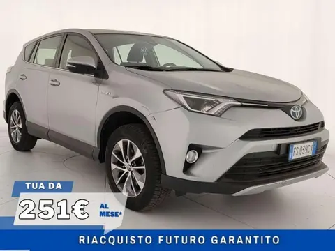 Used TOYOTA RAV4 Hybrid 2018 Ad 