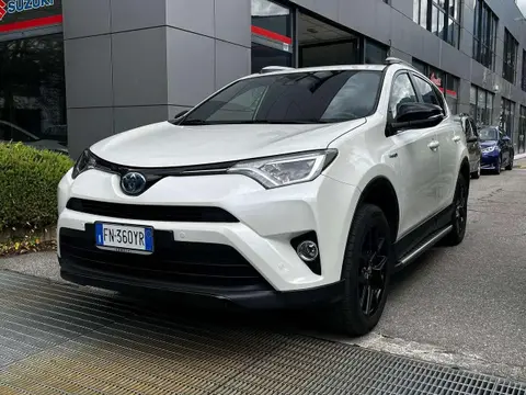 Used TOYOTA RAV4 Hybrid 2018 Ad 