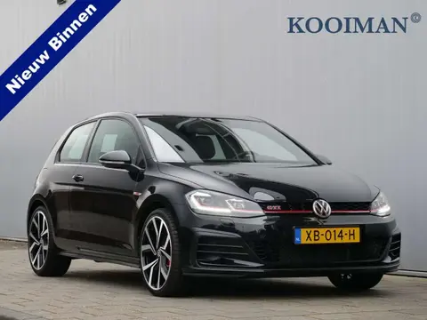 Used VOLKSWAGEN GOLF Petrol 2018 Ad 