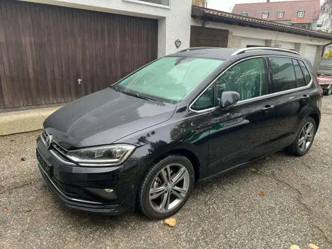 Used VOLKSWAGEN GOLF Petrol 2019 Ad 