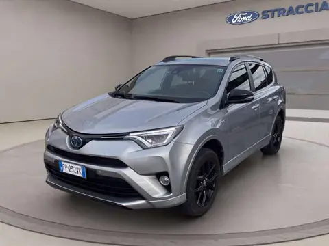 Used TOYOTA RAV4 Hybrid 2018 Ad 