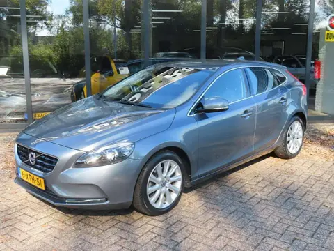 Annonce VOLVO V40 Essence 2014 d'occasion 