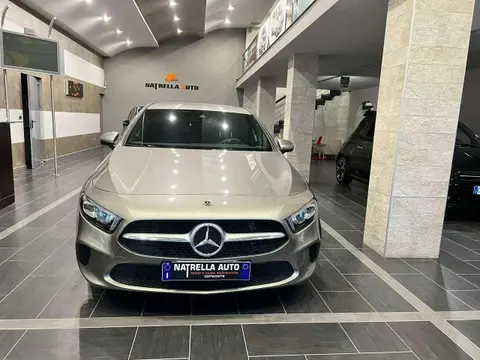 Annonce MERCEDES-BENZ CLASSE A Diesel 2019 d'occasion 