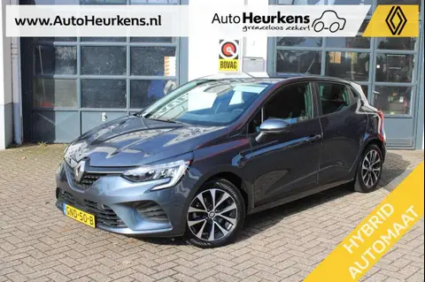 Used RENAULT CLIO Hybrid 2022 Ad 