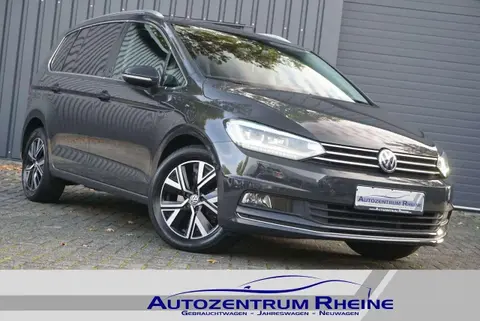 Used VOLKSWAGEN TOURAN Petrol 2020 Ad 