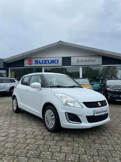 Used SUZUKI SWIFT Petrol 2014 Ad 