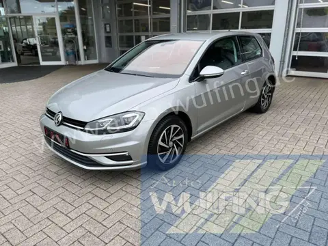 Used VOLKSWAGEN GOLF Petrol 2017 Ad 