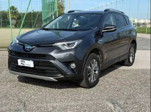 Used TOYOTA RAV4 Hybrid 2017 Ad 