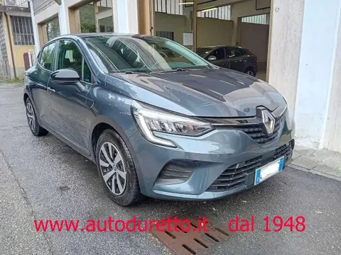 Used RENAULT CLIO Hybrid 2022 Ad 