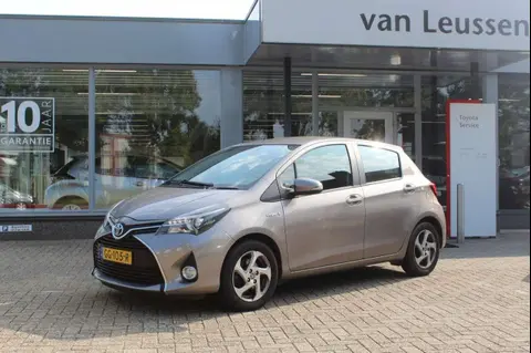 Used TOYOTA YARIS Hybrid 2015 Ad 