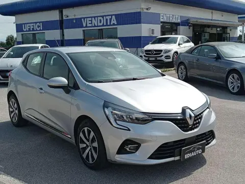 Used RENAULT CLIO Hybrid 2020 Ad 