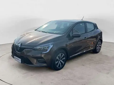 Used RENAULT CLIO Hybrid 2021 Ad 