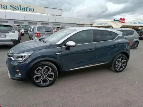 Used RENAULT CAPTUR Hybrid 2022 Ad 