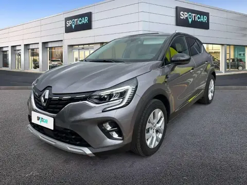 Used RENAULT CAPTUR Hybrid 2021 Ad 