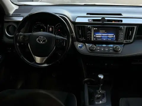 Used TOYOTA RAV4 Hybrid 2018 Ad 