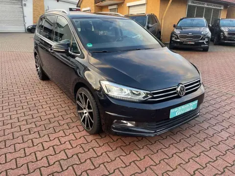 Used VOLKSWAGEN TOURAN Diesel 2017 Ad 